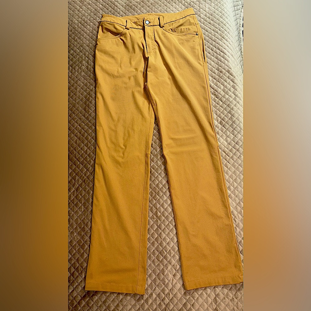 Lululemon ABC Classic-fit 5 pocket pant. 31” W 42” L. Brown/kraft.  *Warpstream